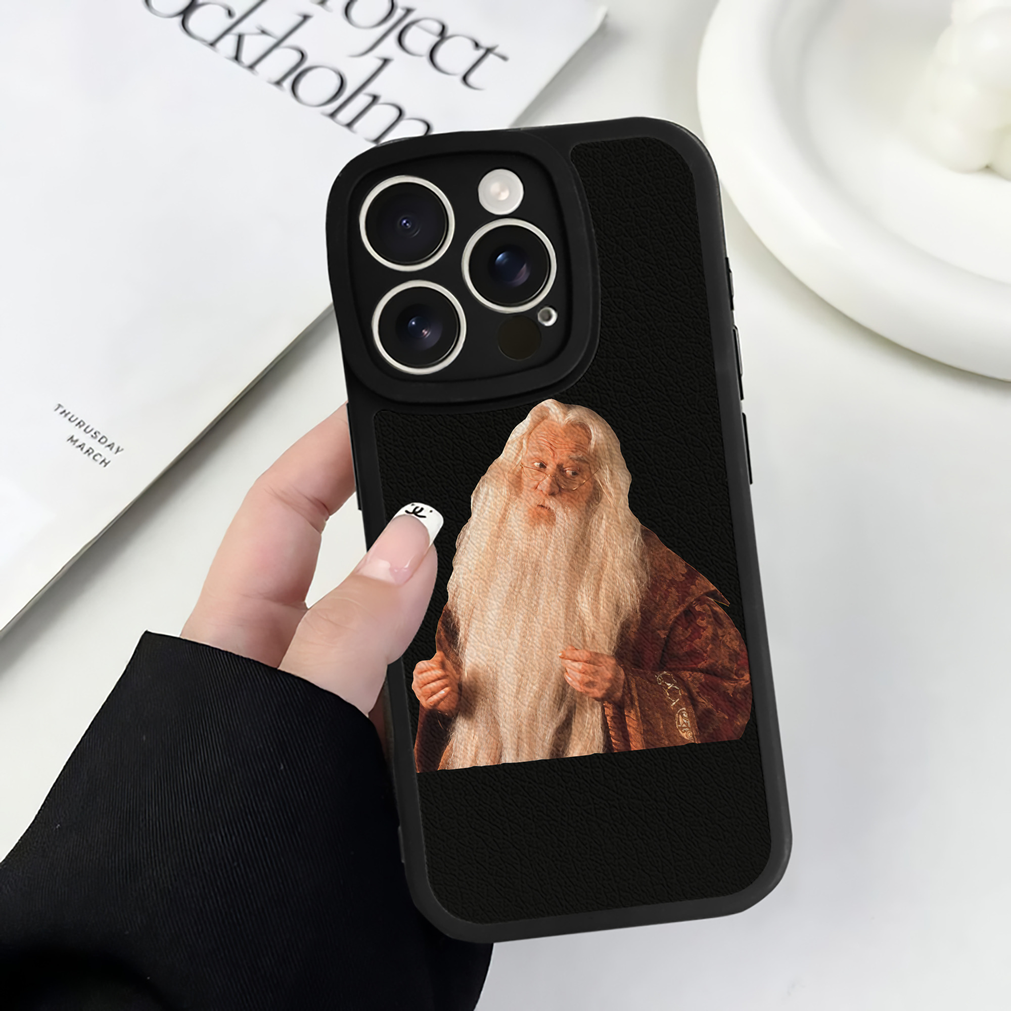 （画像用） Harry Potter ハリー・ポッターシリーズ 【iPhone 16シリーズ対応】シリコンスマホケース（レザー調） 材質：シリコン